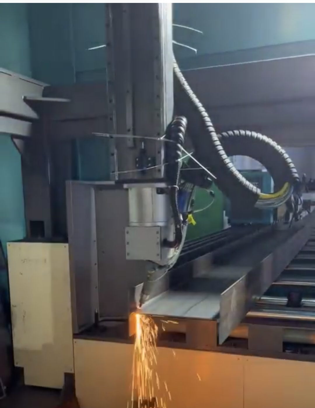 Línea de corte por láser de fibra CNC con viga H